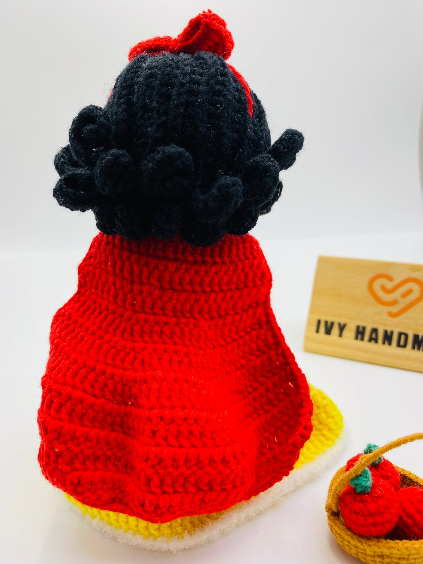 SnowWhite-Handmade Crochet