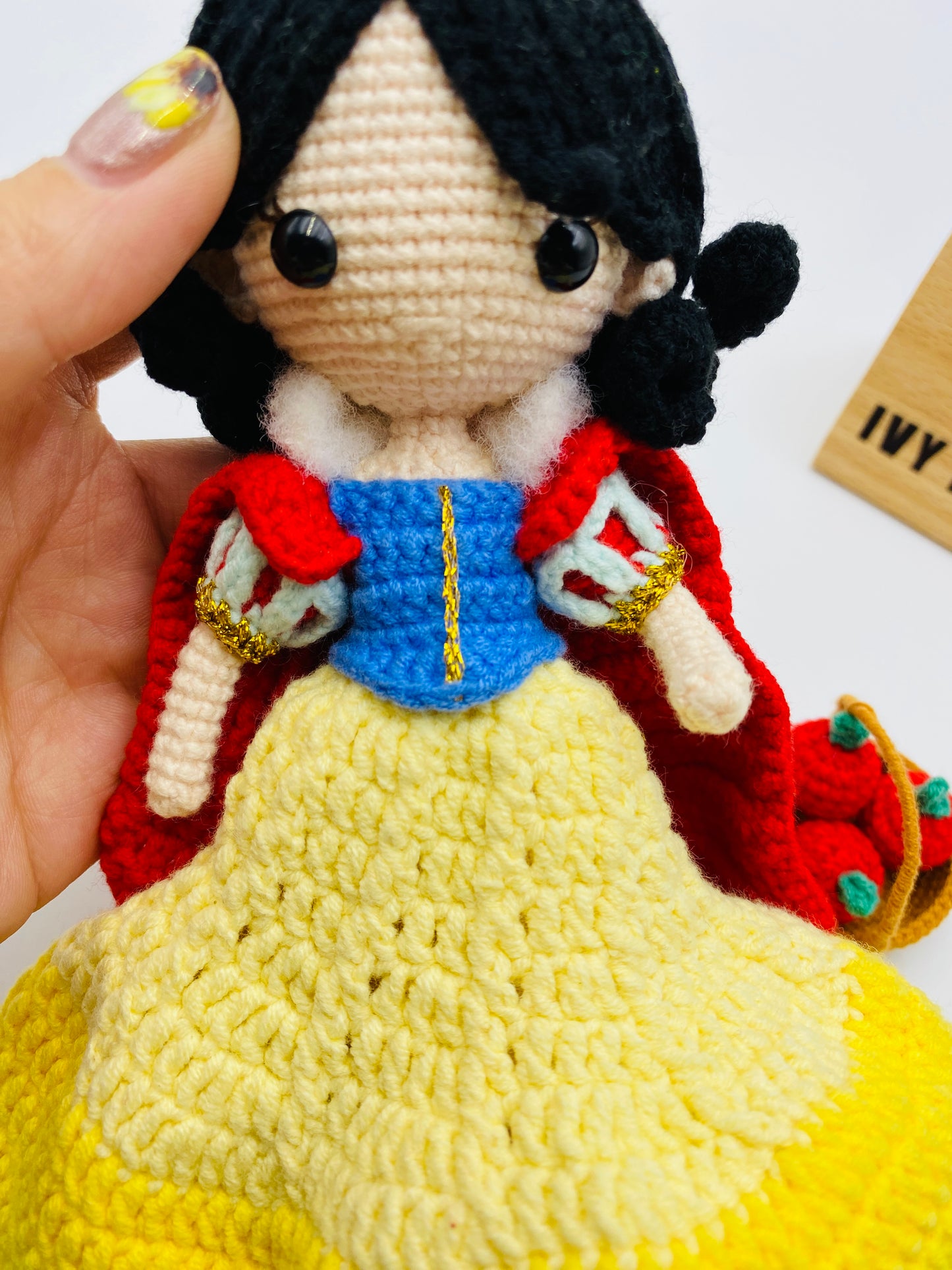 SnowWhite-Handmade Crochet