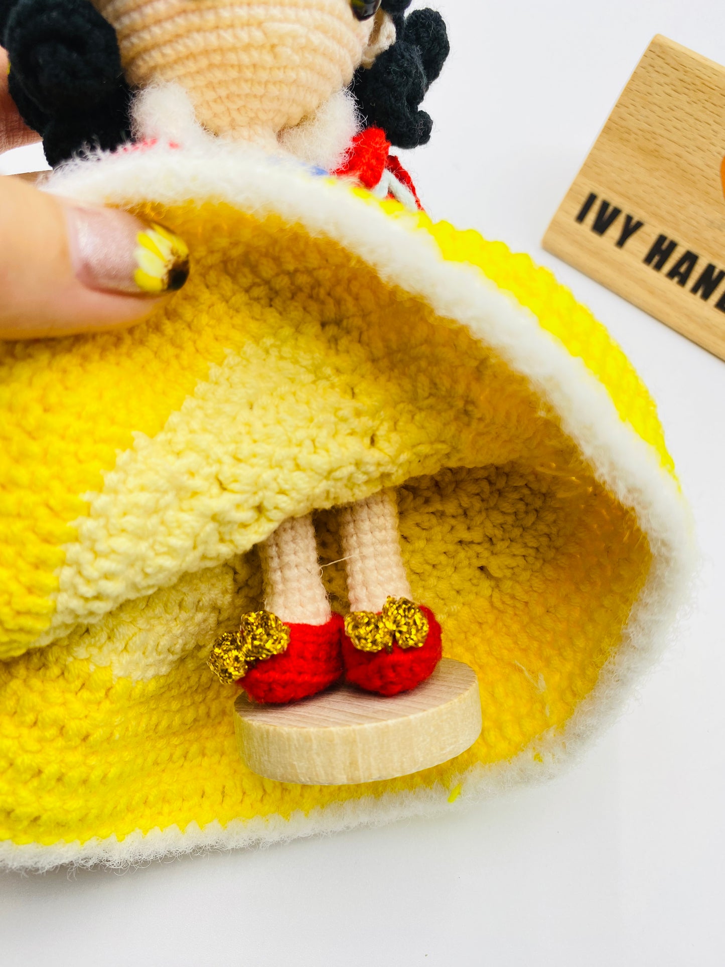 SnowWhite-Handmade Crochet