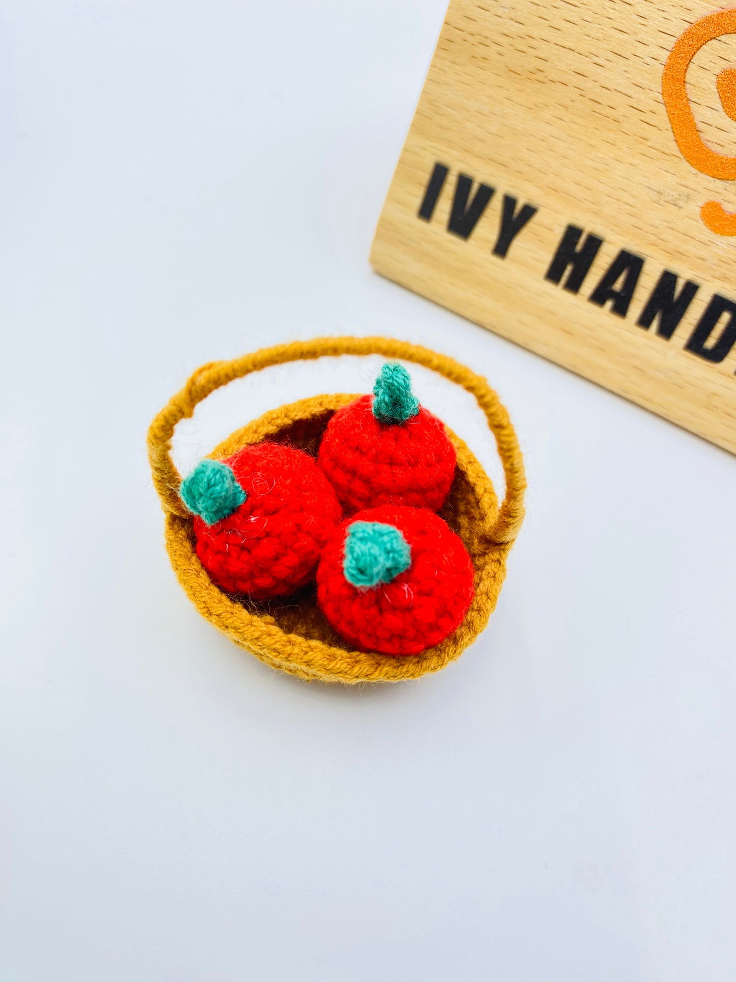 SnowWhite-Handmade Crochet