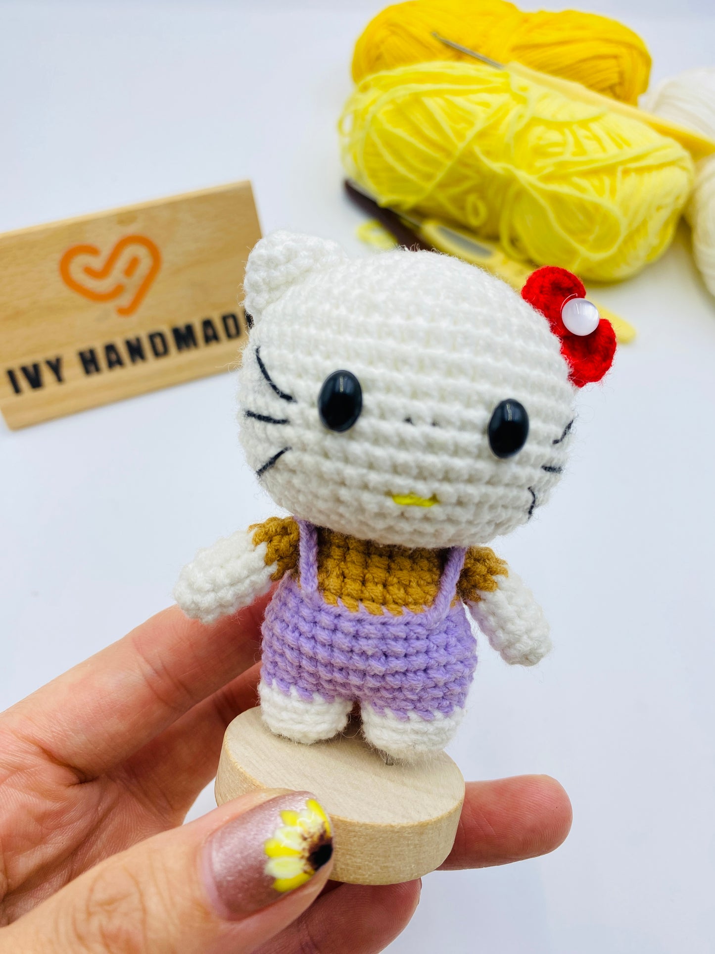 Hello Kitty/key chain-Handmade Crochet