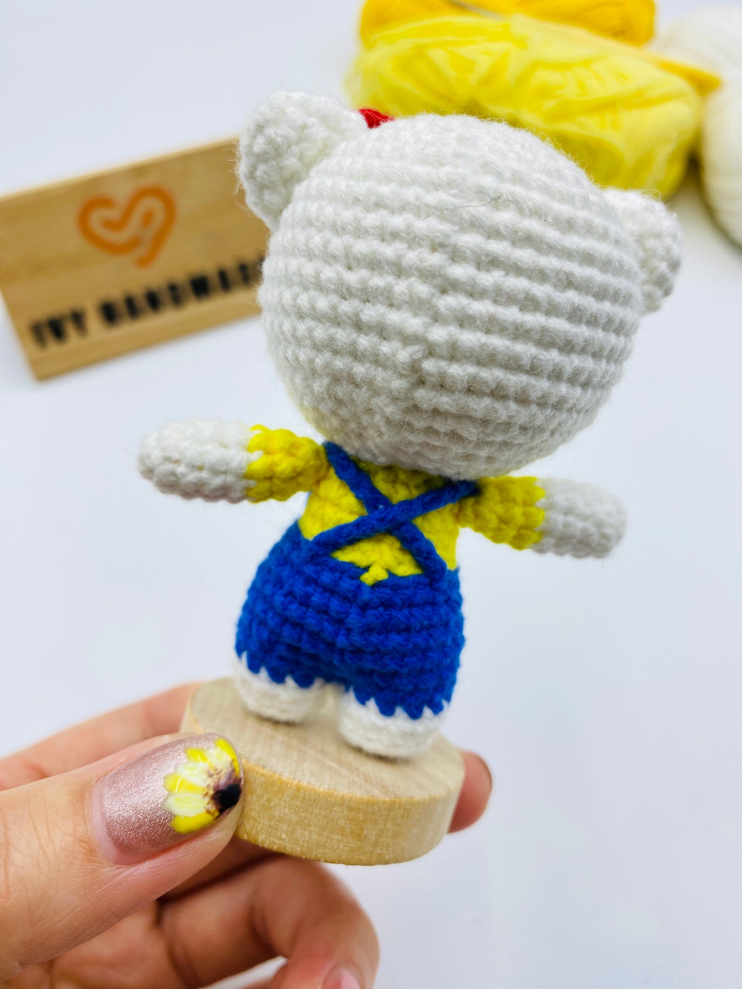 Hello Kitty/key chain-Handmade Crochet