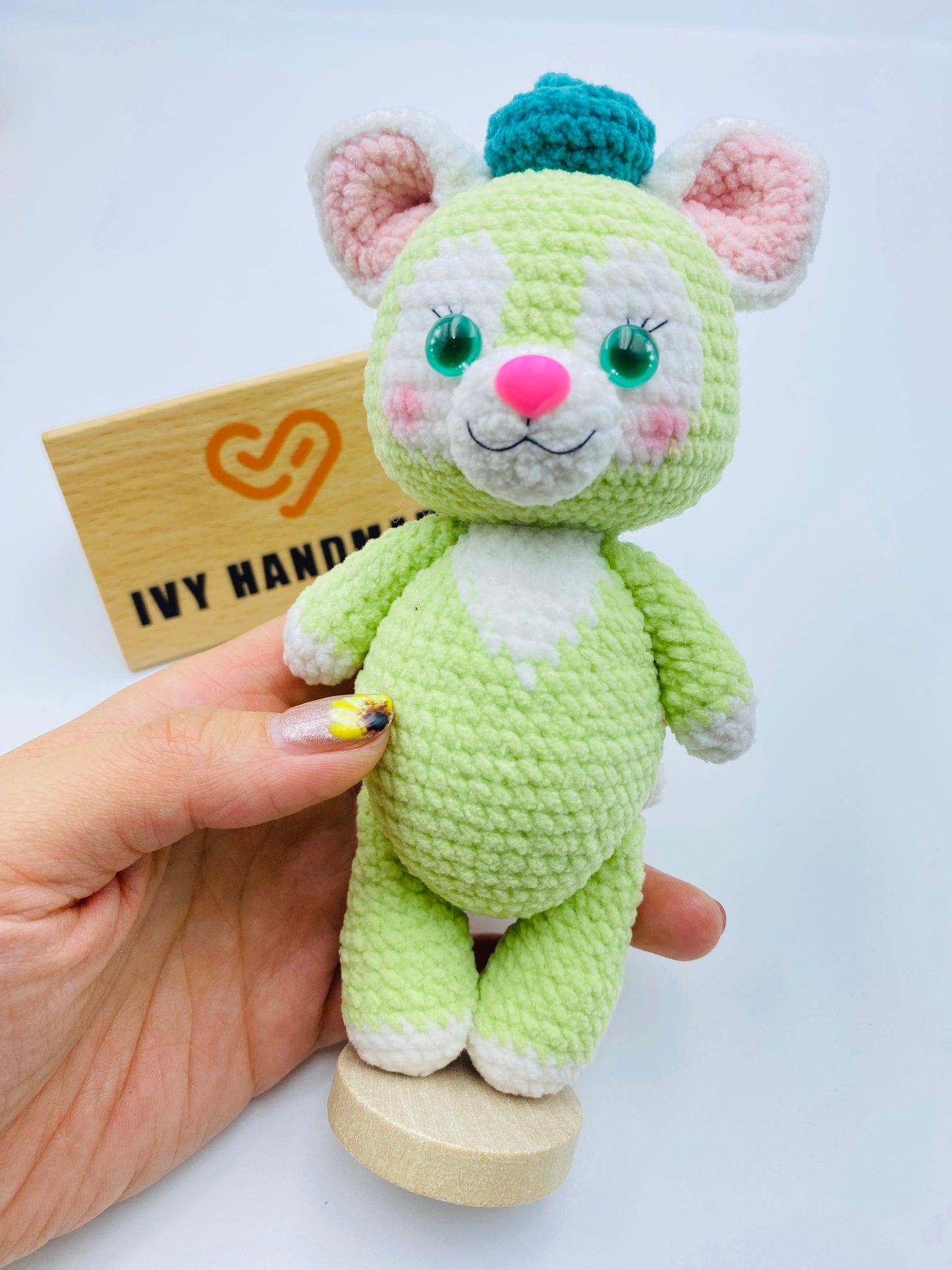 Duffy and friends(Fluffy)(Can stand and sit)-Handmade Crochet