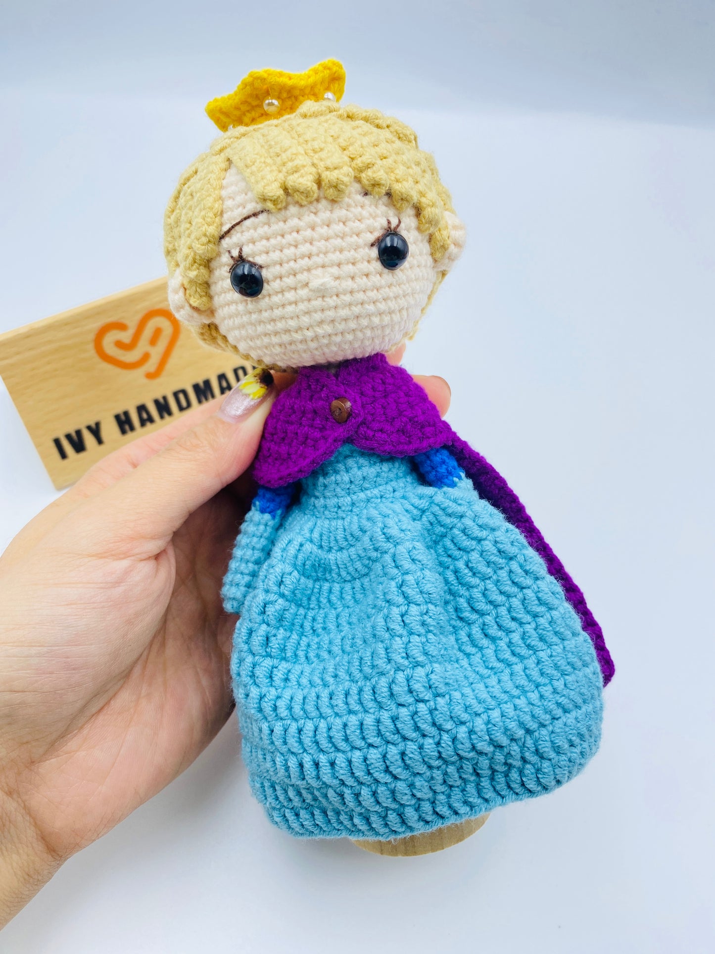 Frozen-Elsa-Handmade Crochet