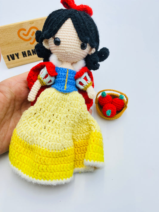 SnowWhite-Handmade Crochet