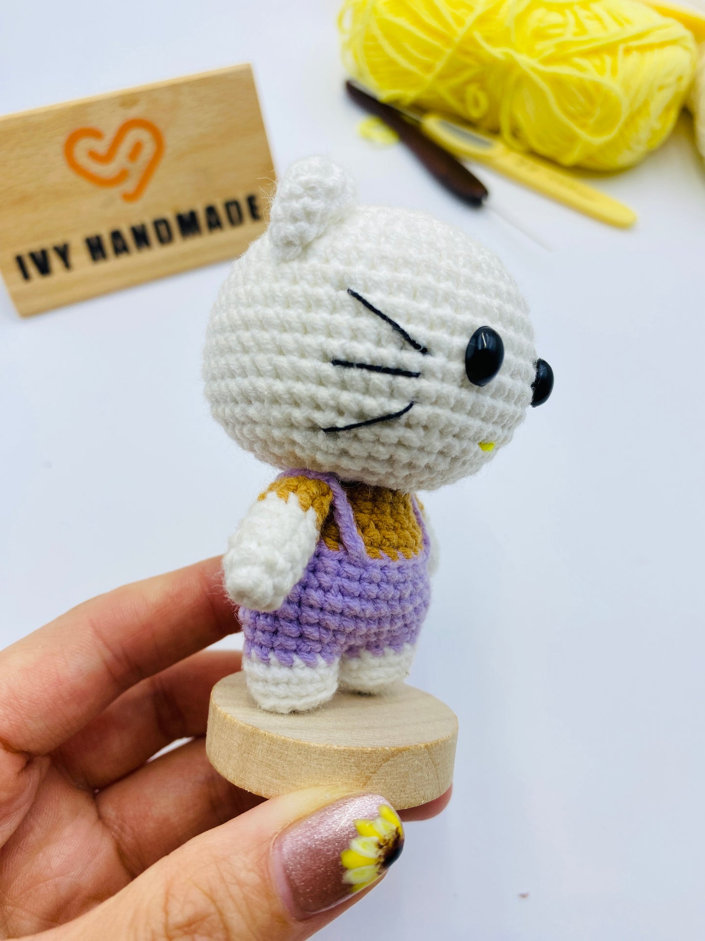 Hello Kitty/key chain-Handmade Crochet