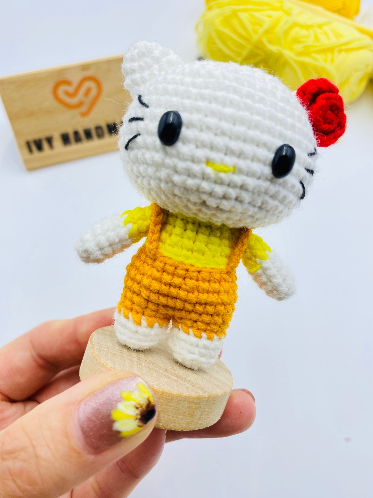 Hello Kitty/key chain-Handmade Crochet