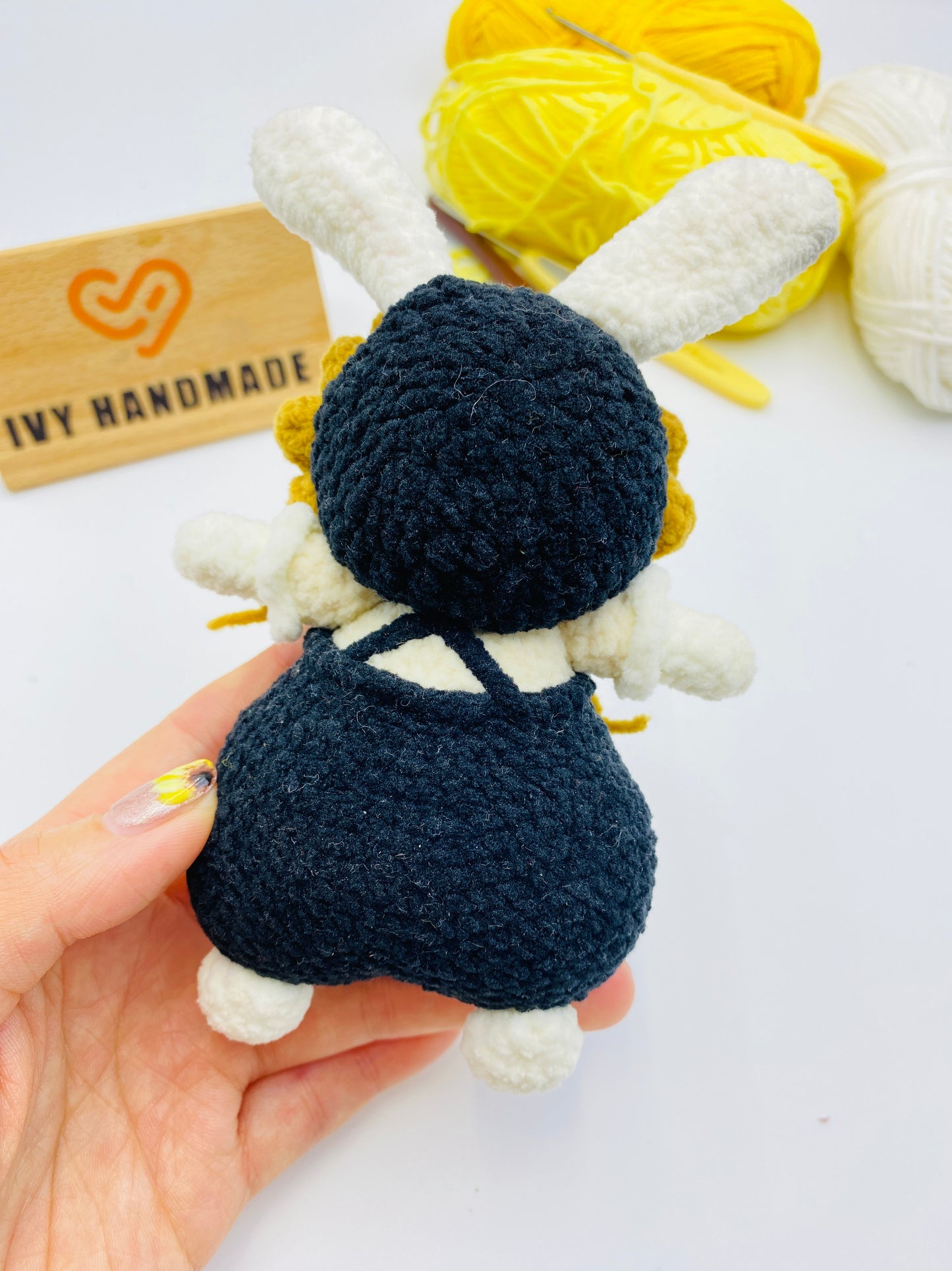 Bunny (The headscarf can be taken off)-Handmade Crochet